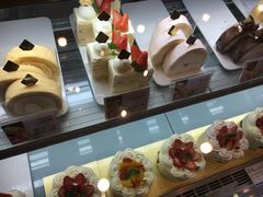 -花花卷卷·鲜食蛋糕(静安久光百货店)