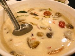 -J Daeng Seafood