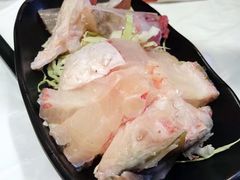 -鲜入围煮花胶鸡海鲜火锅