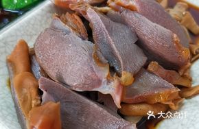Braised Goose Kidney and Intestine