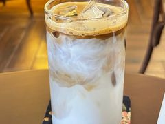 -Café Monson