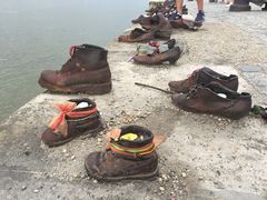 -多瑙河畔鞋履雕塑