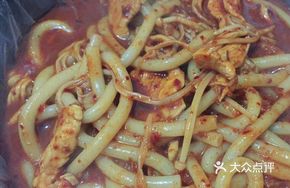 Sour Cabbage Chicken Fried Rice Noodles with Enoki Mushrooms