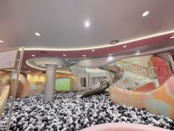 -奈尔宝·国风主题儿童乐园·亲子餐厅(豫园商城店)