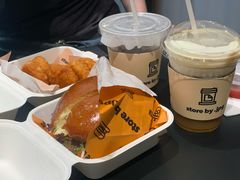 柠香蟹籽牛肉汉堡-JPG canteen(广州寺右公馆店)