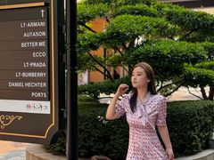 -王府井奥莱临潼小镇(临潼店)