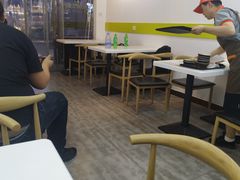 大堂-鲲少爷烤鱼饭.螺蛳粉·清真(爱琴海店)