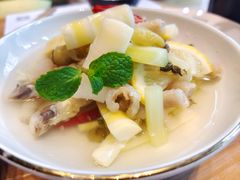 网红柠檬鸡爪-临界音乐酒馆·小龙虾·江湖菜(华熙LIVE·鱼洞店)