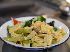 凉菜拼盘-马路牙子烧烤音乐酒馆(望京店)