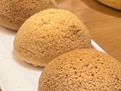 酥皮山楂叉烧包-粤域茶餐厅