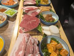 -明洞阿姨·韩式酱蟹烤肉·创意料理(三元桥店)