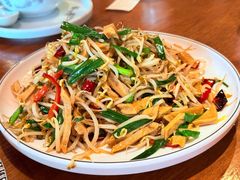 韭菜银芽炒豆干-蔡家酒楼(一德街店)