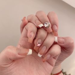 点击看大图 -Fanni美甲美睫皮肤管理