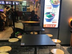 大堂-蒙自源小锅米线(金佰利店)