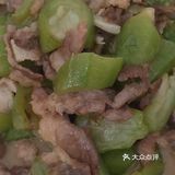 国庆期间除了吃还是吃大闸蟹吃起来给挑食的老二尝试了吃