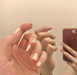 -七月美睫 美甲