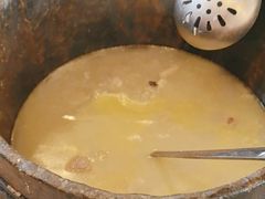 -鲁朗纳麦石锅鸡庄园