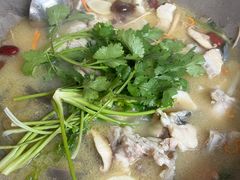 -姚记抚仙湖石锅鱼庄