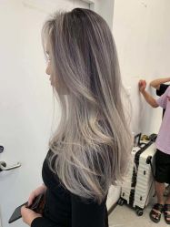 -MODEL'S HAIR
