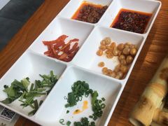 稀豆粉油条配菜-福照楼汽锅鸡·云南菜(护国路店)