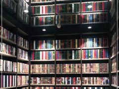 -钟书阁(群光广场店)