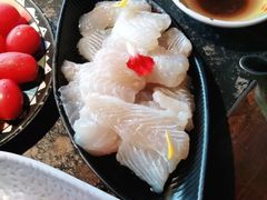 -老牌坊云南鱼豆花火锅(哈西万达店)