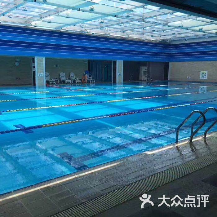 奇迹健身恒温游泳馆