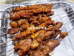 喂口羊肉串-胖姐涮肚烧烤