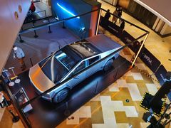 -TESLA 特斯拉(上海太古汇体验店)