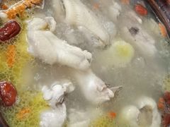 滋补汤底-花苑美食横琴生蚝火锅(拱北粤华路店)