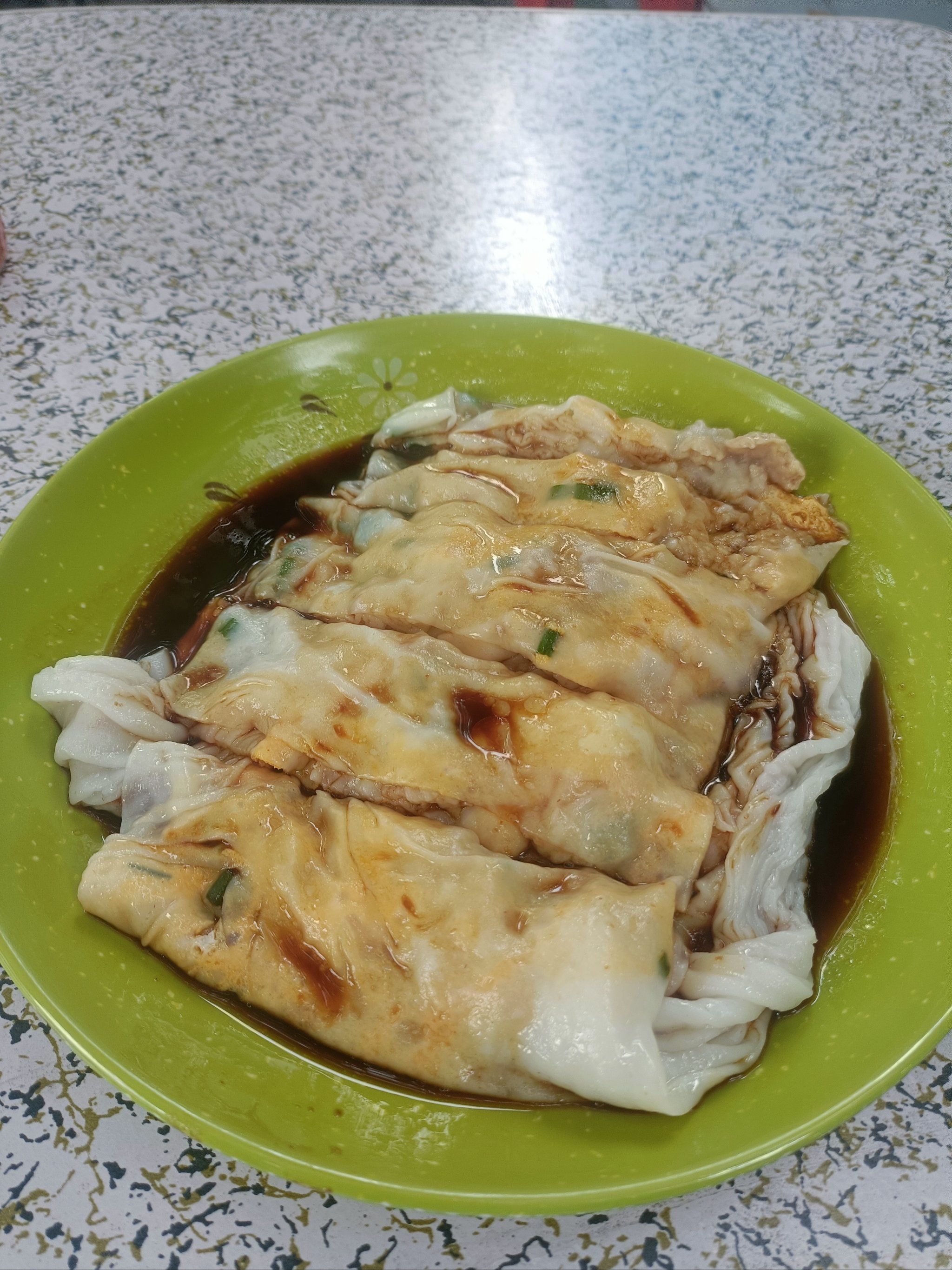 实惠美味早餐来一份蛋肉肠粉6元