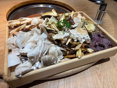 -一朵菌·野生菌探索家火锅(南亚店)