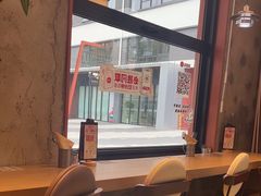 -必胜客(上海华谊新所店)