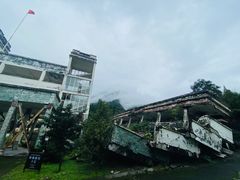 -四川汶川特大地震漩口中学遗址