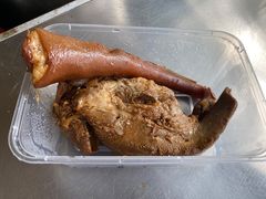 猪尾巴配舌头-老北京赵记酱肘子