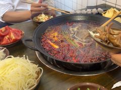 -黄潇洒老火锅(九眼桥宏济巷店)