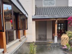 -云南荟·湖畔领宴(领事馆店)