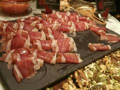 -恰餐厅及酒吧 CHAR Bar & Grill (北京丽都皇冠假日店)