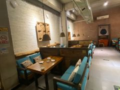 -苹果树下艺术餐厅(宋庄店)