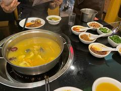 -丫丫汤膳打边炉(宏府408坊店)