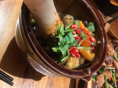 -老滇山寨•云南特色菜•地方菜•民族风情歌舞表演(金碧店)