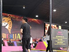 -嘿哟动霸CHUA·新潮玩运动娱乐中心·蹦床滑冰团建乐园