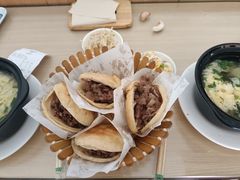 -闫家驴肉老店(华电一校店)