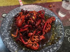 -扒虾小妹儿麻辣海鲜(宏图街店)