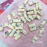时间很快的就过去了，再把糖一块一块的切好