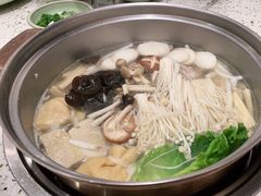 菌菇大观园-椰子营·椰子鸡火锅(万象里店)