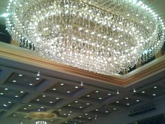 华丽的吊灯-广州花园酒店