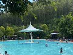 -十万大山布透温泉