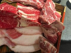 -铭牛烧肉·和牛海鲜自助(高新月牙湖店)