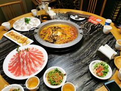 -杨肥肠火锅大排档(火车站花园店)